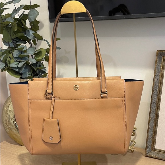 Tory Burch Handbags - Tory Burch Tan Leather Tote